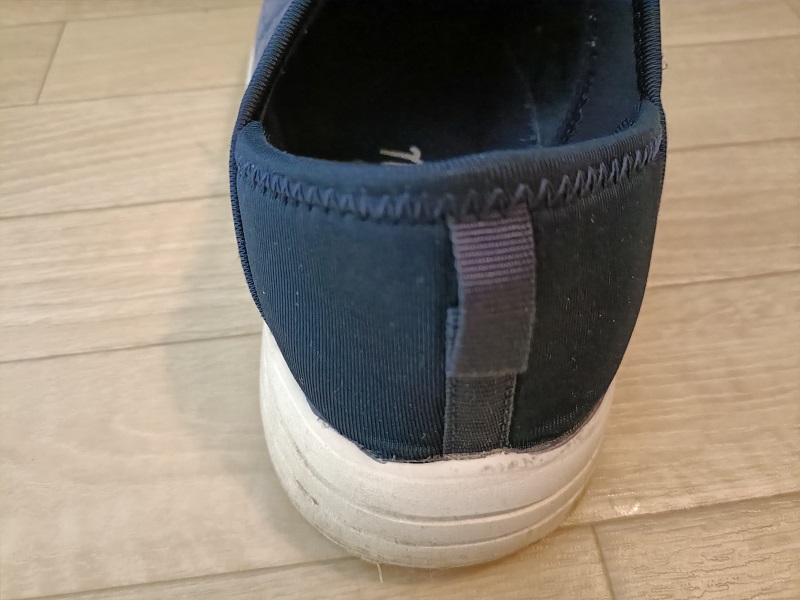 客室清掃 靴 画像